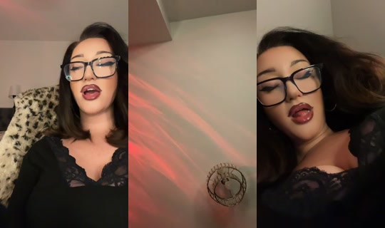 mammaatina TikTok Live — Oct 3, 2026, 11:28 PM