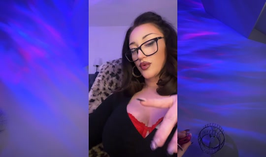 mammaatina TikTok Live — Oct 8, 2026, 10:11 PM