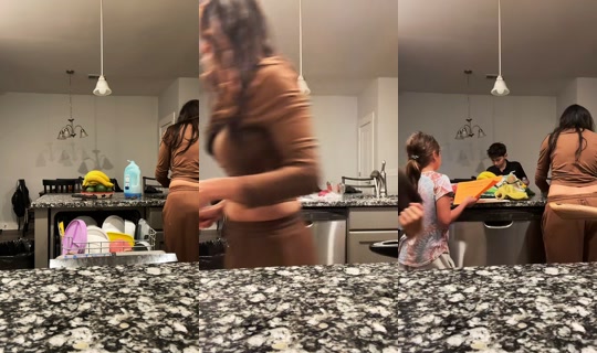 marinaciampa TikTok Live — Oct 4, 2026, 11:55 PM