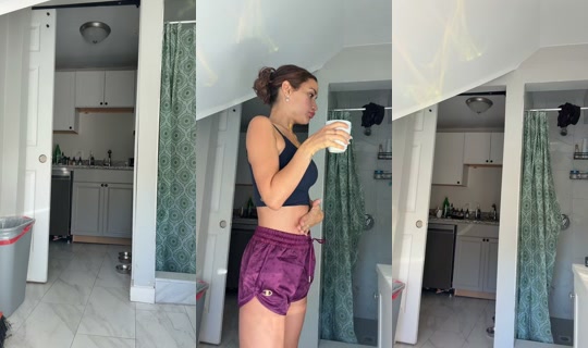 mellyoxoo TikTok Live — Oct 3, 2026, 9:04 PM