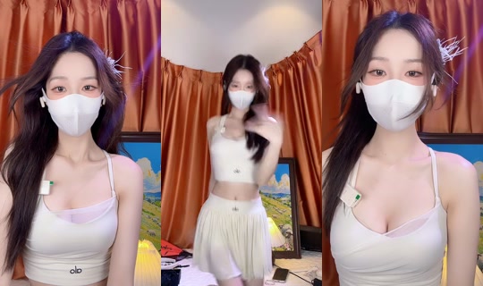 mia88888666 TikTok Live — Aug 22, 2026, 3:45 AM