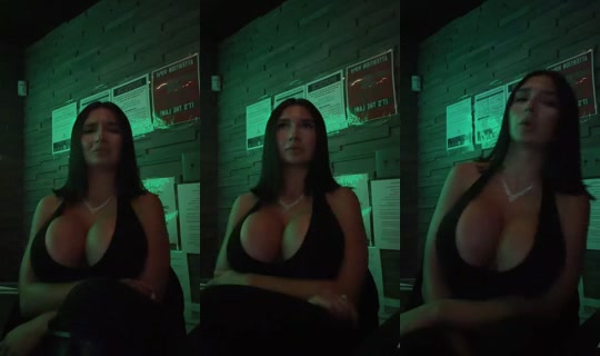 mollykazi TikTok Live — Aug 25, 2026, 12:43 AM