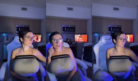 mollykazi TikTok Live — Oct 8, 2026, 4:09 AM