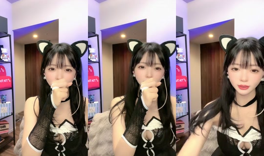 momokamomo11 TikTok Live — Aug 26, 2026, 2:33 PM