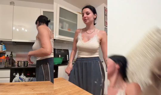 nikelein2 TikTok Live — Oct 9, 2026, 6:21 PM