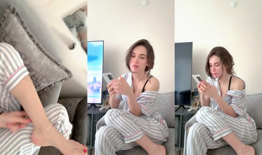 nur_62932 TikTok Live — Aug 30, 2026, 2:53 PM