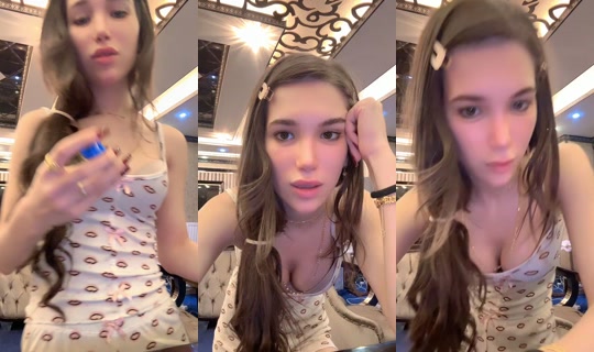 nur_62932 TikTok Live — Oct 3, 2026, 10:34 PM