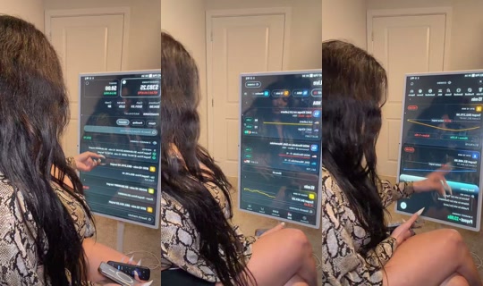 officiallyashleyq TikTok Live — Oct 9, 2026, 4:43 AM