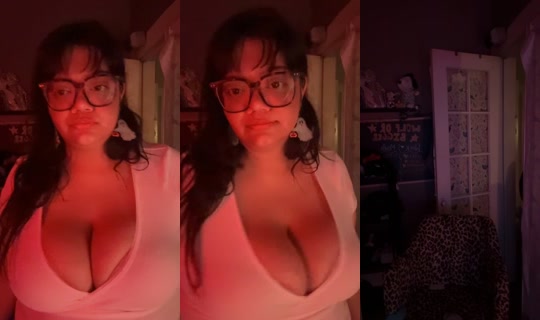 peachizze TikTok Live — Aug 25, 2026, 11:24 AM