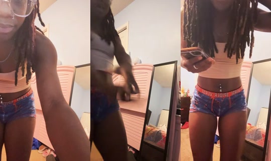 pink__.panda TikTok Live — Aug 22, 2026, 10:21 PM