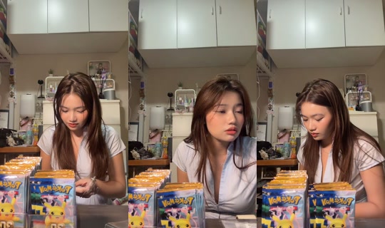 pokemochiii.sg TikTok Live — Oct 1, 2026, 6:09 PM