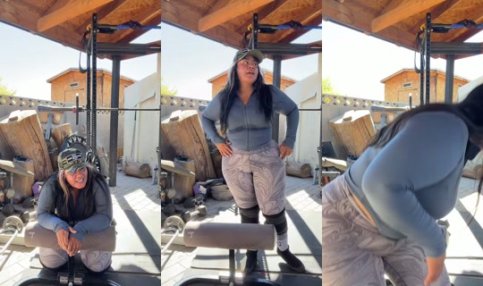 pollyguz TikTok Live — Oct 2, 2026, 9:29 PM