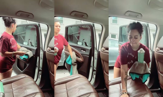 prettyylilly TikTok Live — Oct 2, 2026, 7:23 PM