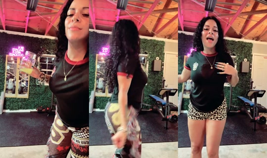 prettyylilly TikTok Live — Oct 3, 2026, 2:39 AM