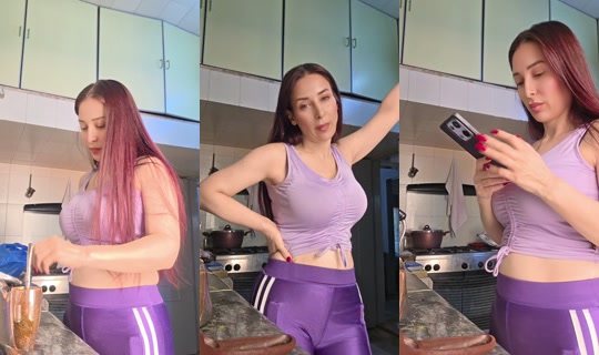 queen520.888 TikTok Live — Oct 4, 2026, 11:23 AM