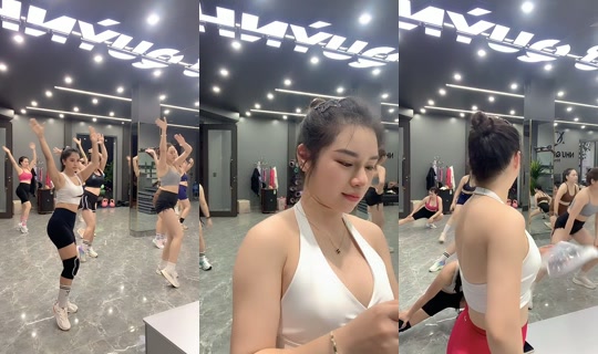quynhmamfitness TikTok Live — Oct 1, 2026, 10:29 PM