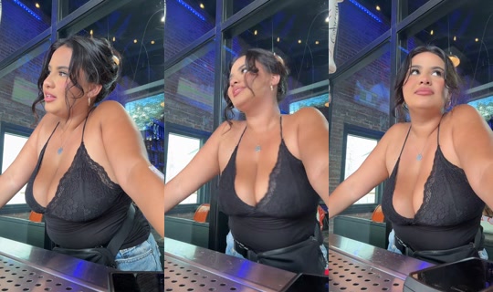 rebeccaxrodriguez TikTok Live — Aug 22, 2026, 11:44 PM