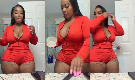redlipstickdollagency1 TikTok Live — Oct 7, 2026, 12:48 PM