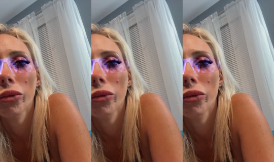 redwhitelindsey TikTok Live — Oct 4, 2026, 12:48 AM