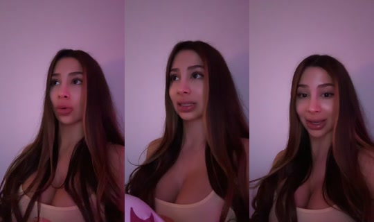reinacosmo TikTok Live — Oct 7, 2026, 11:37 AM