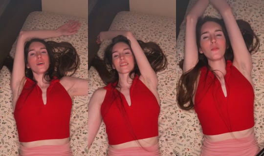roxyswims TikTok Live — Aug 27, 2026, 4:42 AM