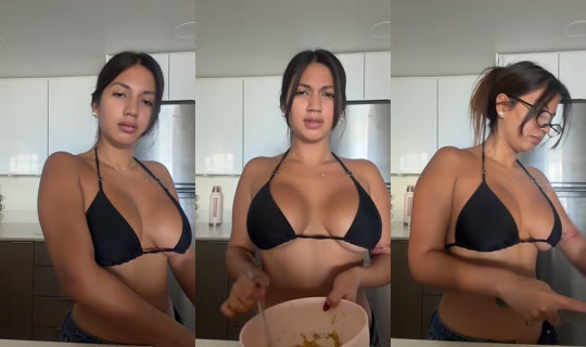 sabrina_saba.of TikTok Live — Aug 30, 2026, 8:54 PM
