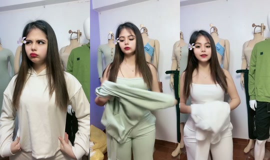 sarita.outfit TikTok Live — Aug 22, 2026, 12:29 PM