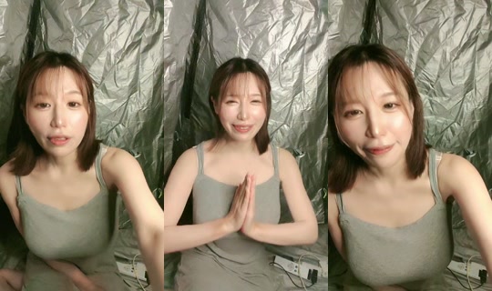 satoumomomomo TikTok Live — Aug 25, 2026, 2:45 PM