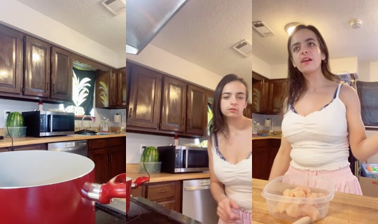 sexymoma24 TikTok Live — Aug 28, 2026, 7:27 PM