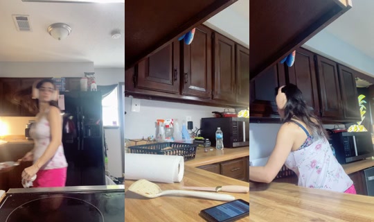 sexymoma24 TikTok Live — Sep 1, 2026, 10:53 PM
