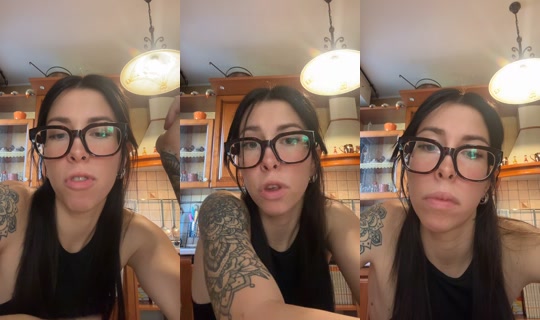 sharon_ravelli TikTok Live — Oct 3, 2026, 11:43 AM