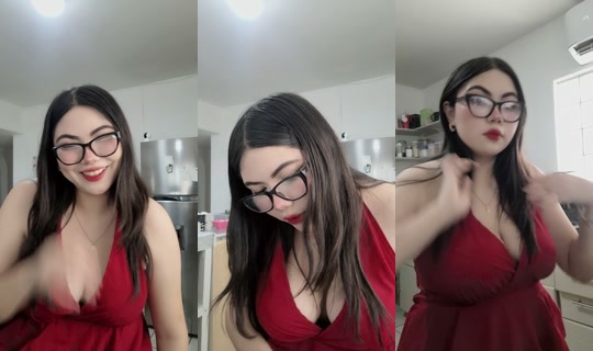 simcariii TikTok Live — Aug 20, 2026, 8:05 PM