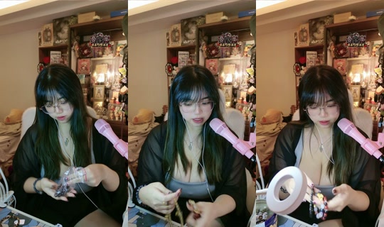 smallbear_22 TikTok Live — Oct 1, 2026, 3:25 PM