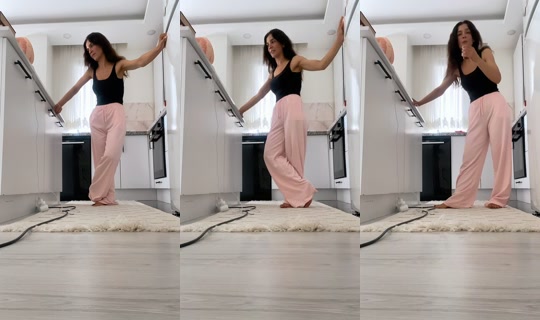 sophiaaa3534 TikTok Live — Aug 23, 2026, 9:44 AM
