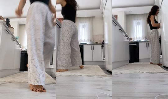 sophiaaa3534 TikTok Live — Aug 25, 2026, 6:30 AM