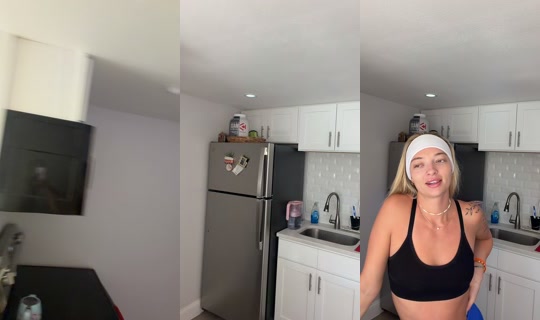 sweeetlikehoneyy_ TikTok Live — Aug 29, 2026, 12:34 PM