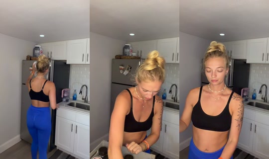 sweeetlikehoneyy_ TikTok Live — Aug 29, 2026, 4:15 PM