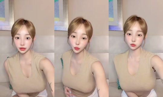 sxxvely__ TikTok Live — Aug 28, 2026, 10:23 PM