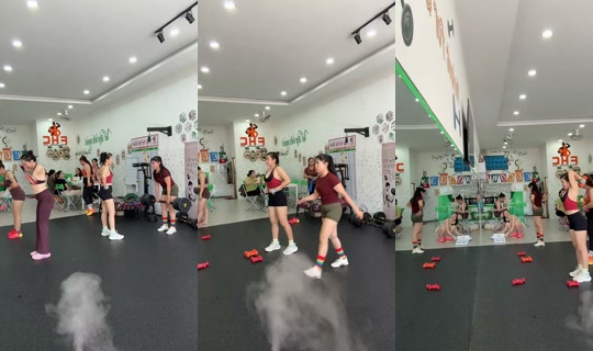 thanhhangfhc TikTok Live — Oct 1, 2026, 1:11 AM