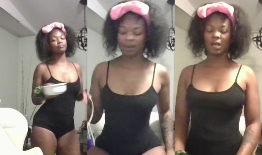 thatsprettybaby TikTok Live — Oct 4, 2026, 1:05 AM