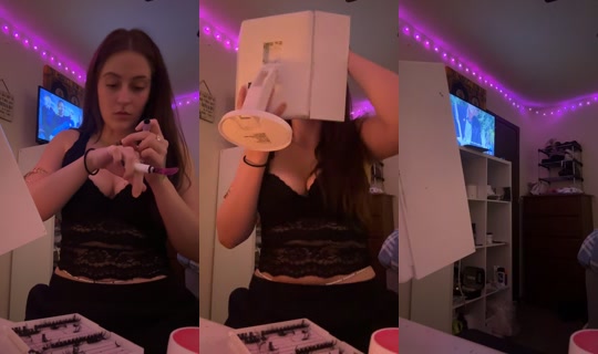 thisiscamsworld TikTok Live — Oct 7, 2026, 4:06 AM