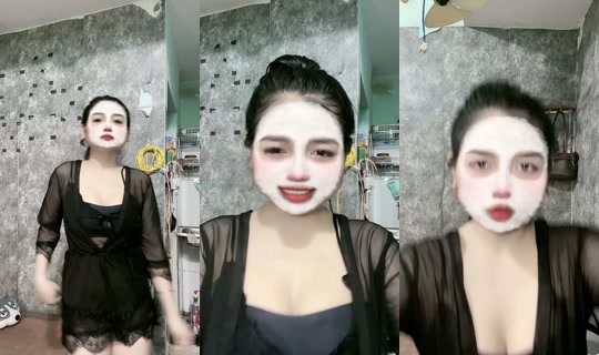 thucnu.97 TikTok Live — Oct 3, 2026, 8:00 AM