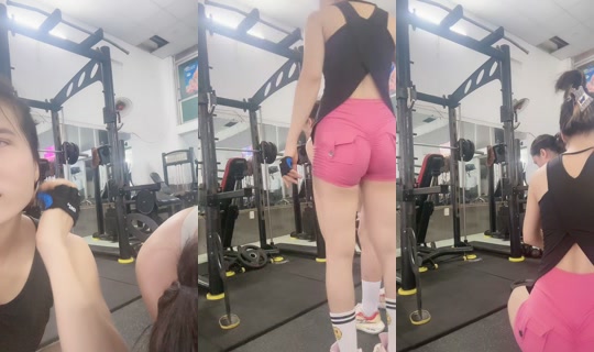 tuyttuyt17 TikTok Live — Sep 27, 2026, 11:14 PM