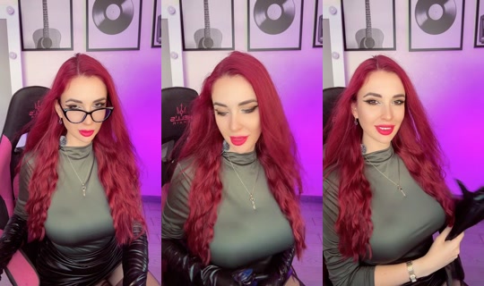 vickyfoxi TikTok Live — Aug 23, 2026, 3:22 PM