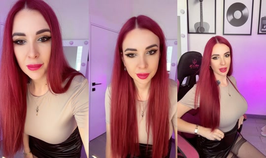 vickyfoxi TikTok Live — Aug 24, 2026, 11:31 AM