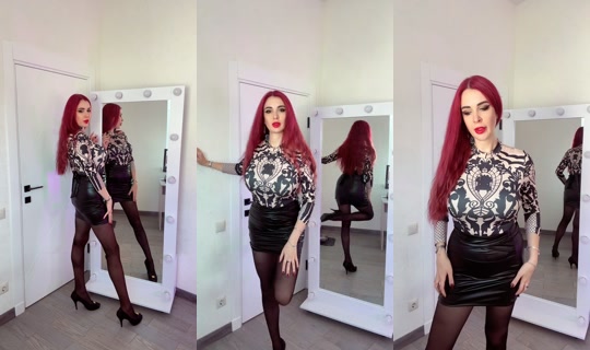 vickyfoxi TikTok Live — Oct 5, 2026, 10:01 AM