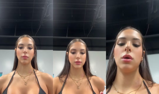 vickyshahak TikTok Live — Aug 30, 2026, 3:21 PM