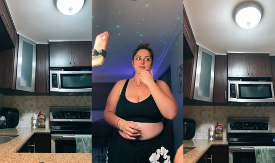 vika222k TikTok Live — Aug 28, 2026, 5:06 AM
