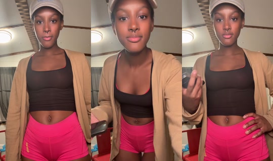 wolflelaaa TikTok Live — Aug 21, 2026, 7:52 AM
