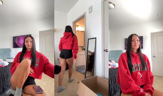 x.tiffanynicolee.x TikTok Live — Aug 31, 2026, 3:42 PM
